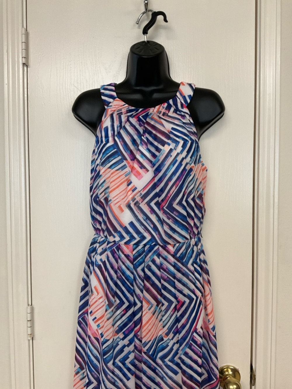 DR Collection Geo-Pattern Maxi Dress - Picture 3 of 5
